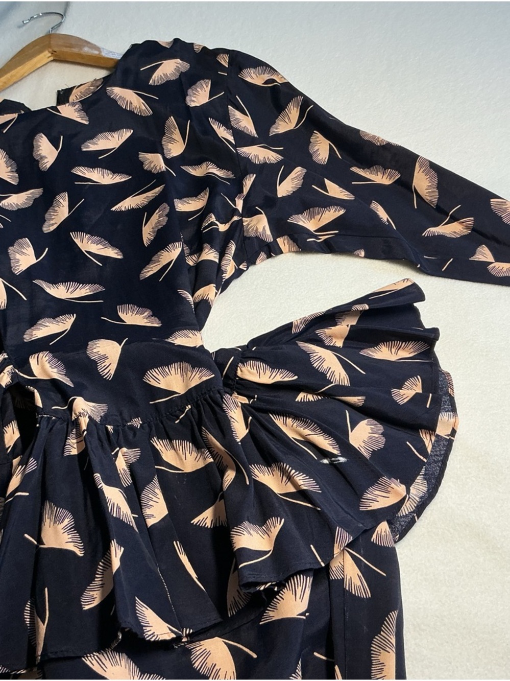 All That Jazz Navy Dress with Blush Feather Print Kentucky derby friendly 7/8 - Picture 13 of 13